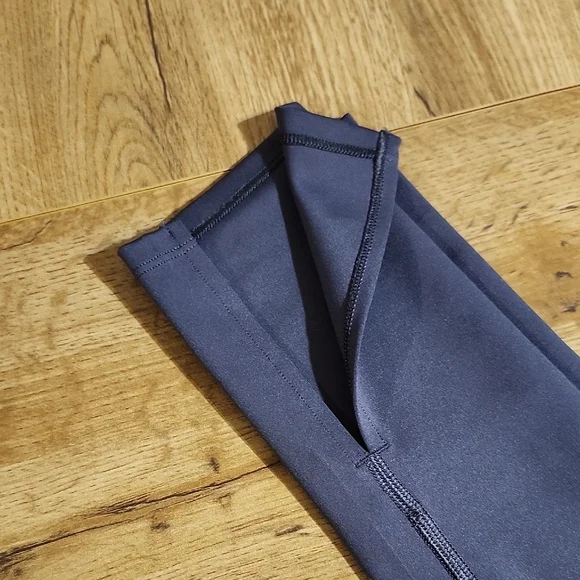 ALO Yoga Charcoal Leggings Size S - Picture 14 of 16